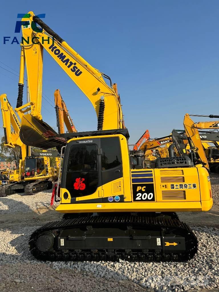 Komatsu PC 200-8 Pásové rýpadlá