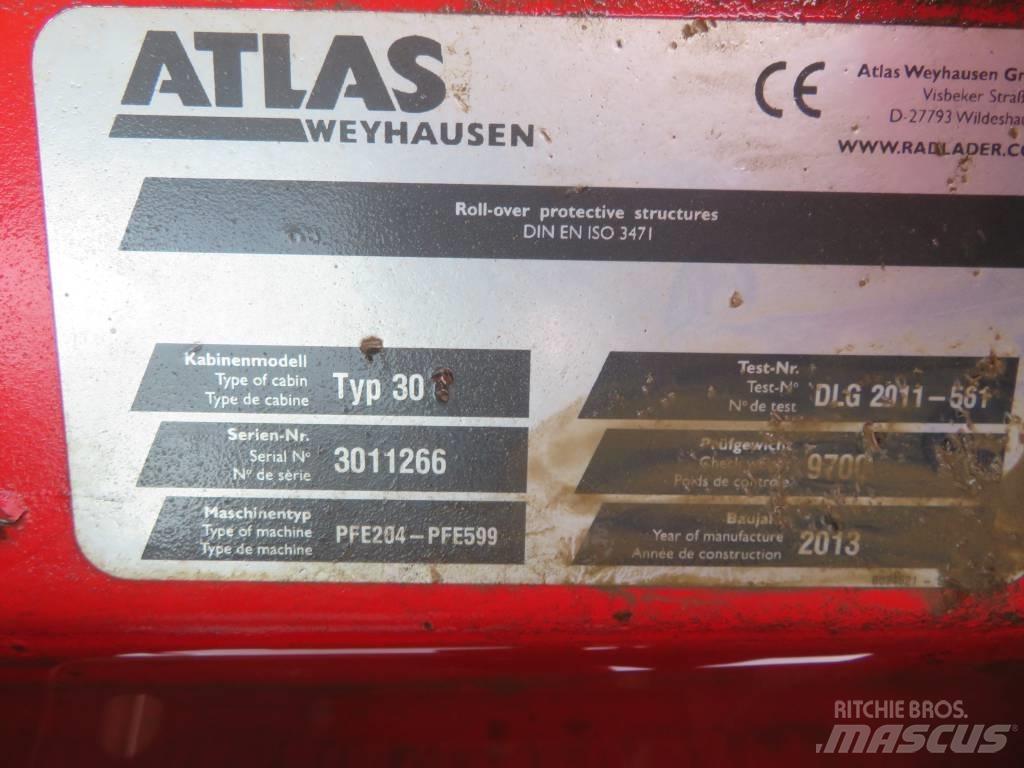 Atlas 65 Kabíny a interiér