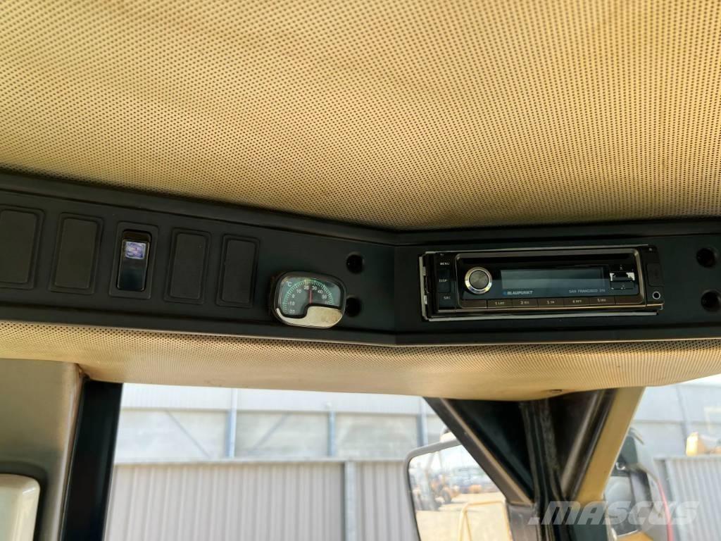 CAT 824H Kolesové dozéry