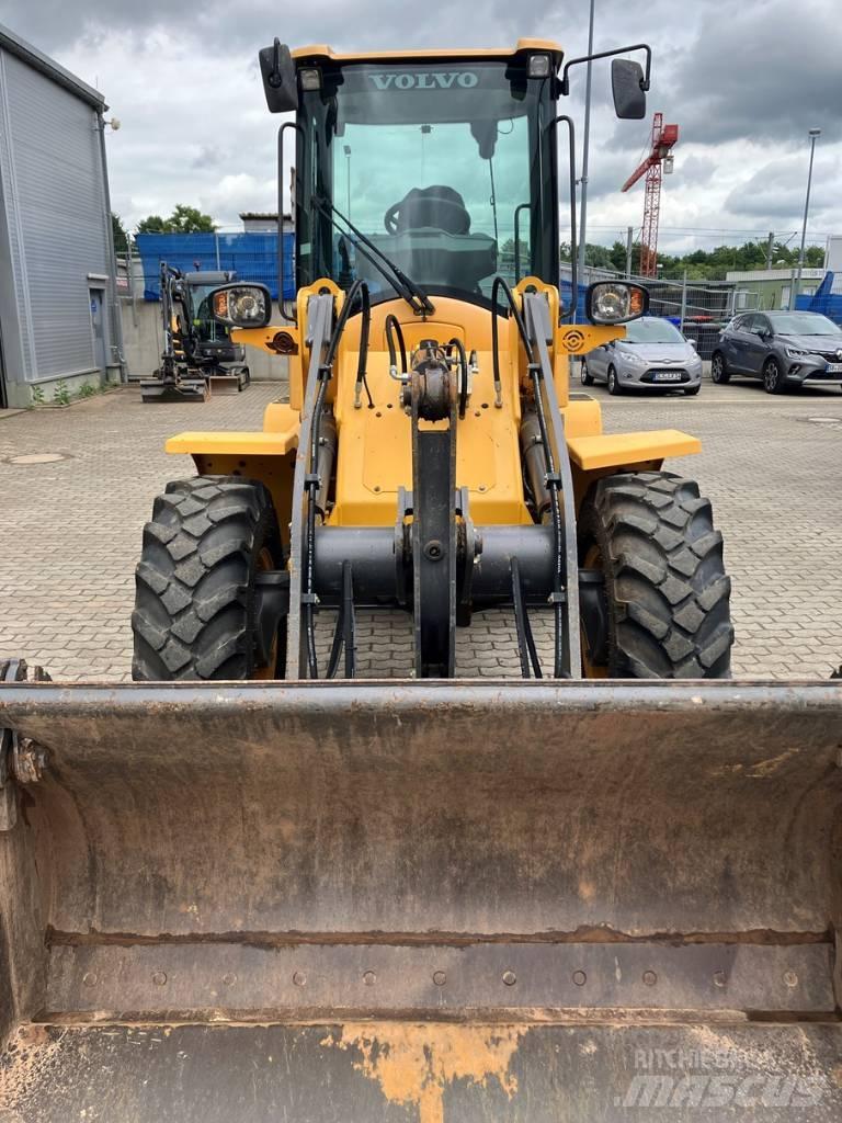 Volvo L 30 G Kolesové nakladače