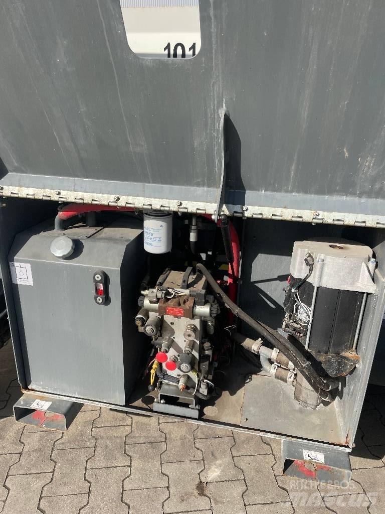 SkyJack SJ 6832 RTE Nožnicové zdvíhacie plošiny