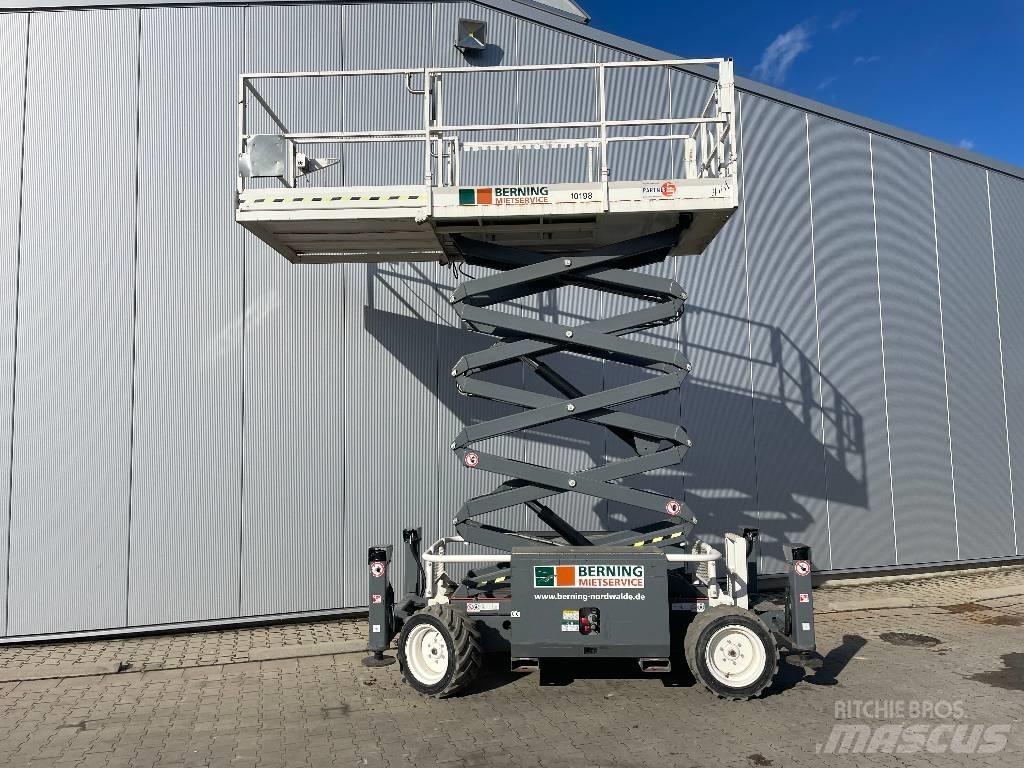 SkyJack SJ 6832 RTE Nožnicové zdvíhacie plošiny