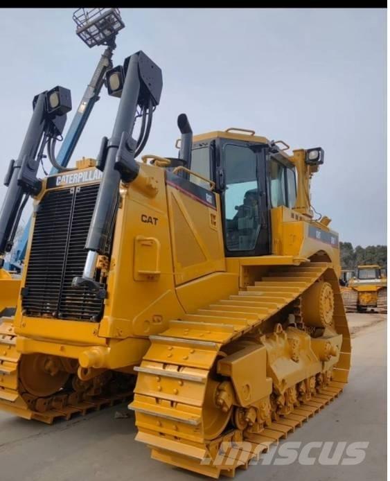 CAT D 8 T Pásové dozéry
