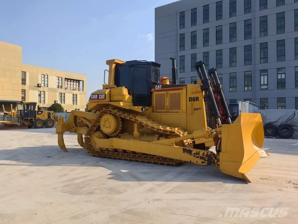 CAT D8R Pásové dozéry
