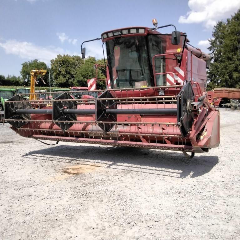 Case IH 2366E Kombinované zberacie stroje