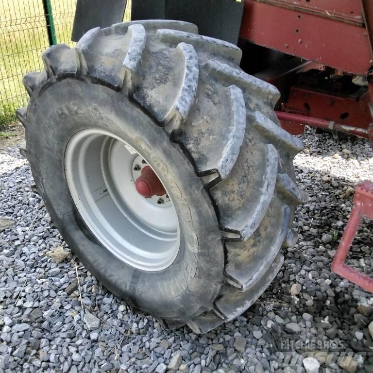 Case IH 2366E Kombinované zberacie stroje