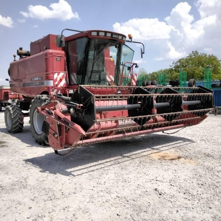 Case IH 2366E Kombinované zberacie stroje