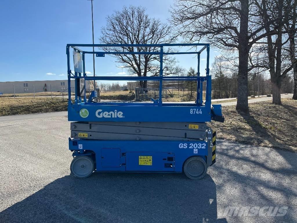 Genie GS 2032 Nožnicové zdvíhacie plošiny