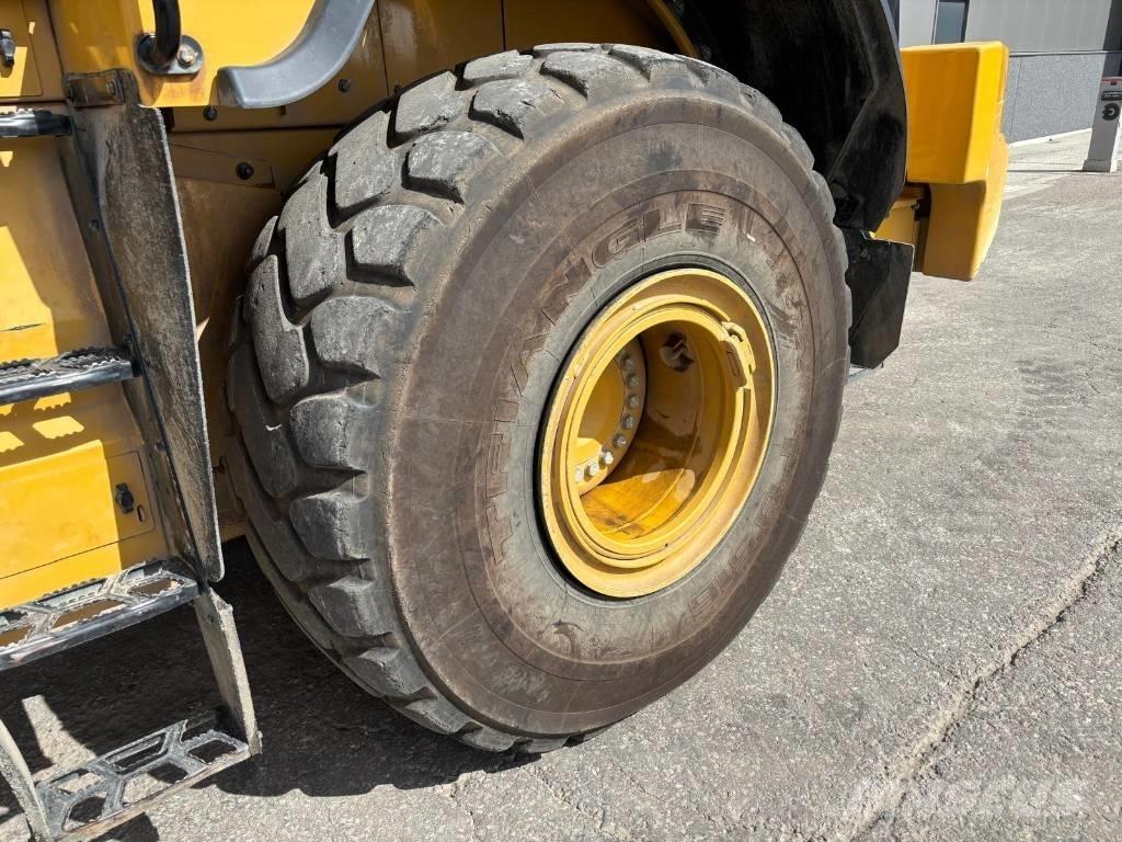CAT 972 M XE Kolesové nakladače