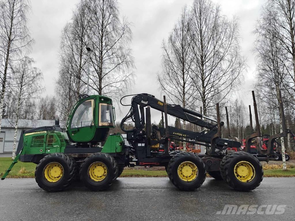 John Deere 1210 E Lesné traktory