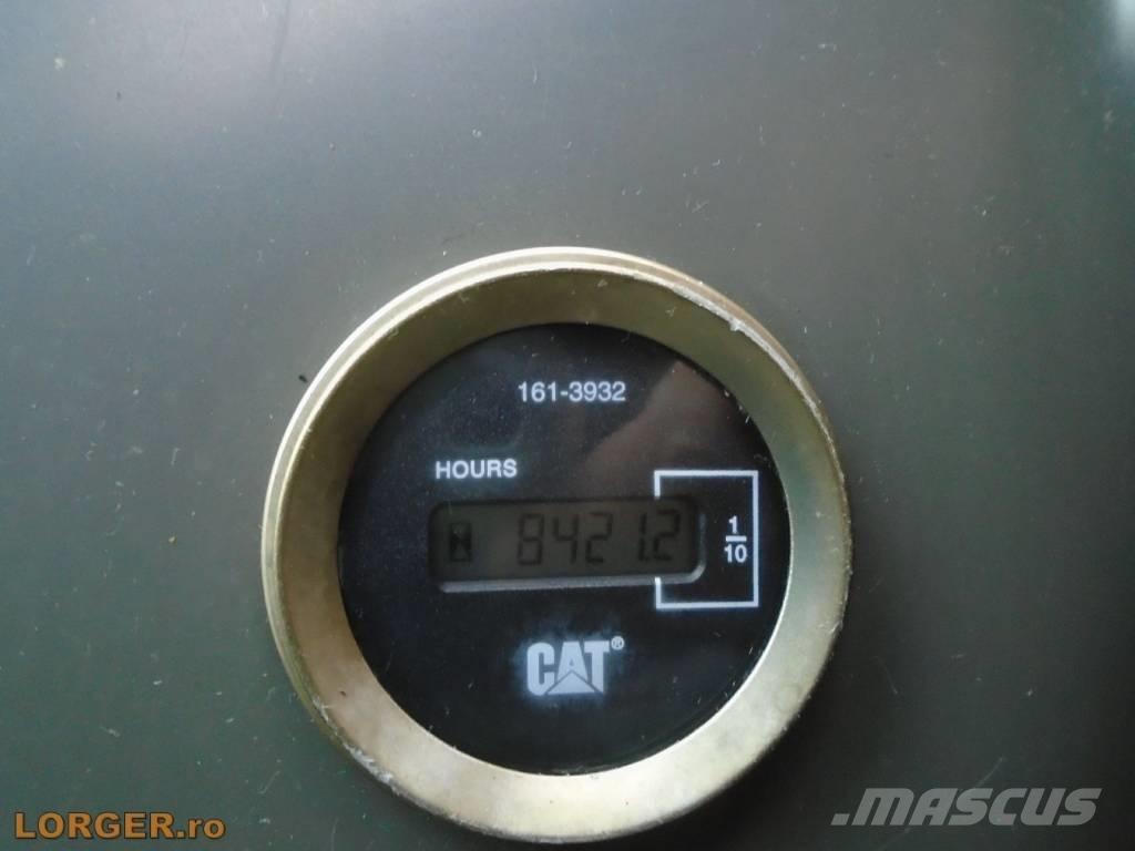 CAT 323 D Pásové rýpadlá