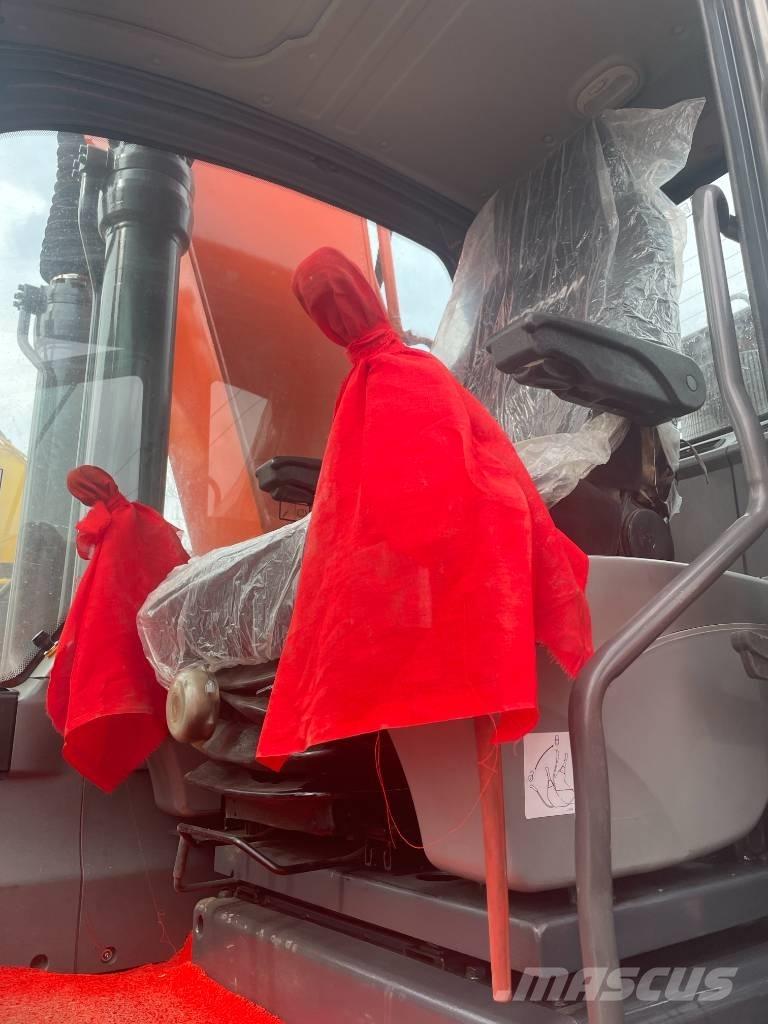 Doosan DX 225 Pásové rýpadlá