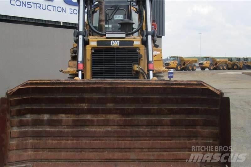 CAT D6R Pásové dozéry