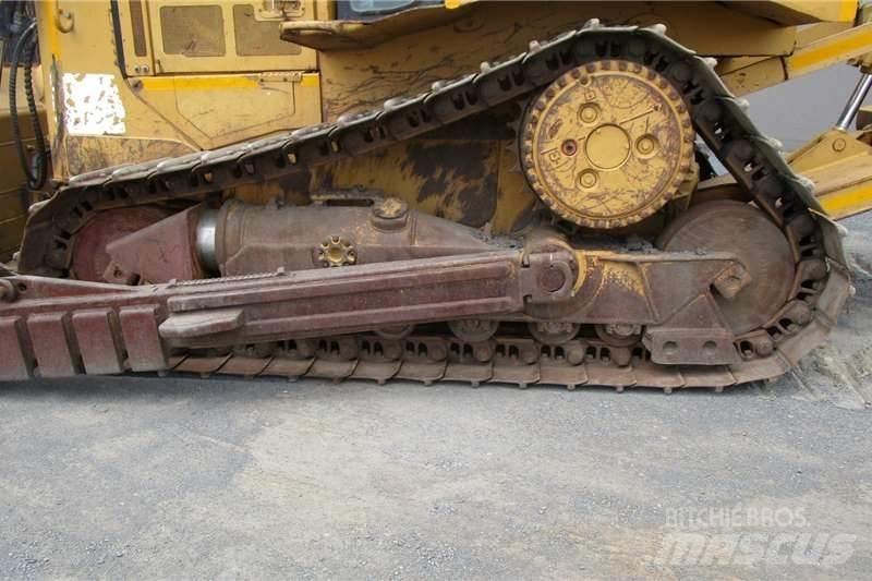 CAT D6R Pásové dozéry