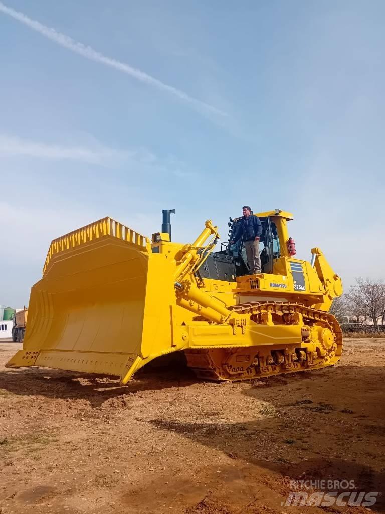 Komatsu D375AX Pásové dozéry