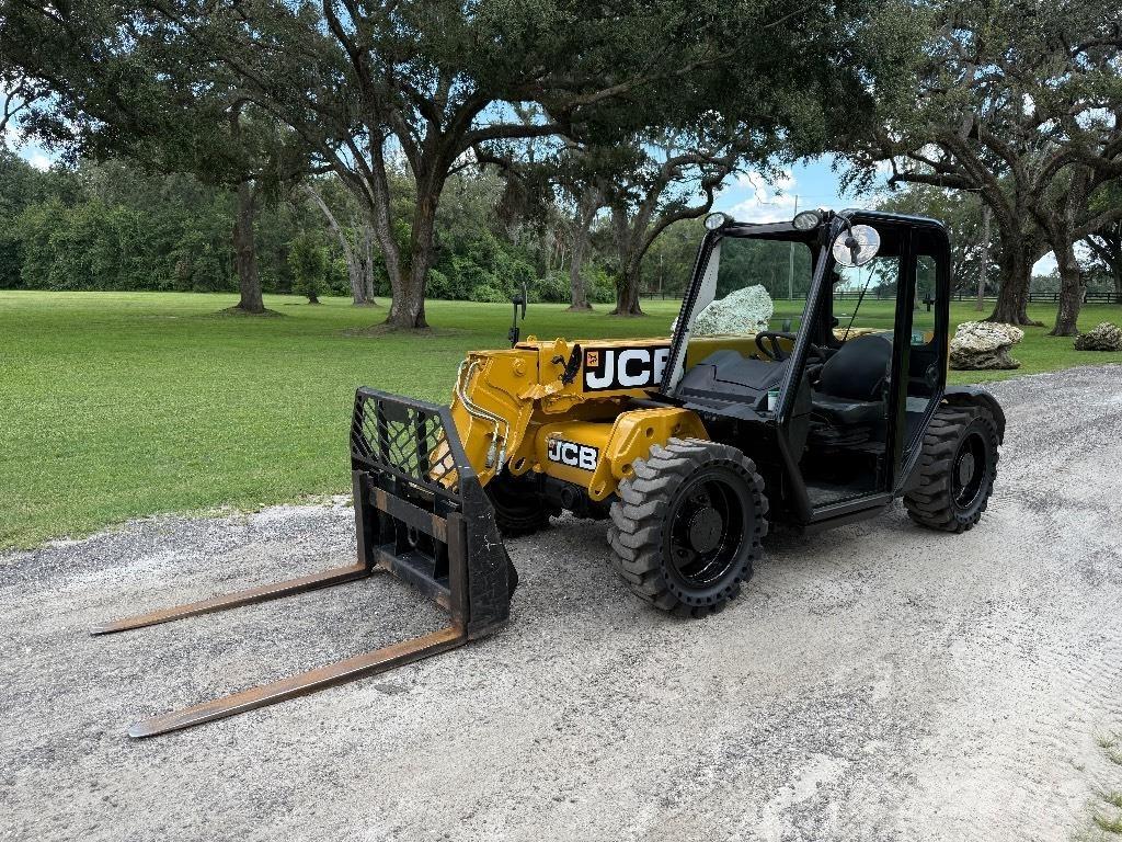 JCB 525-60 Teleskopické manipulátory