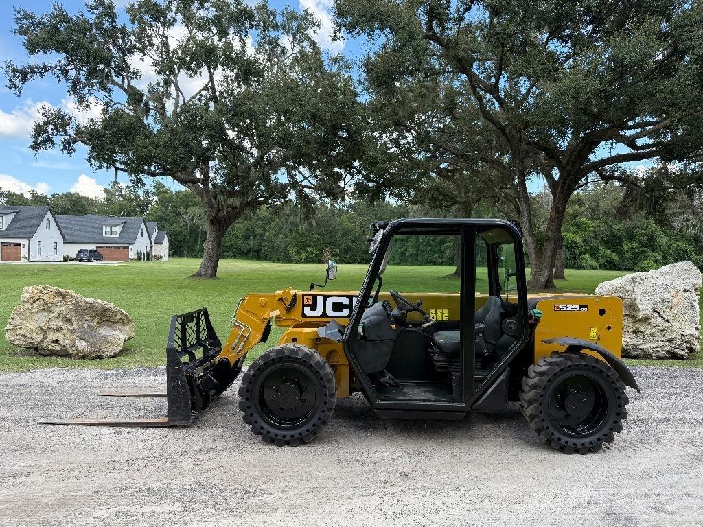JCB 525-60 Teleskopické manipulátory