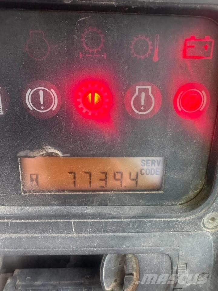 CAT D 6 N Pásové dozéry