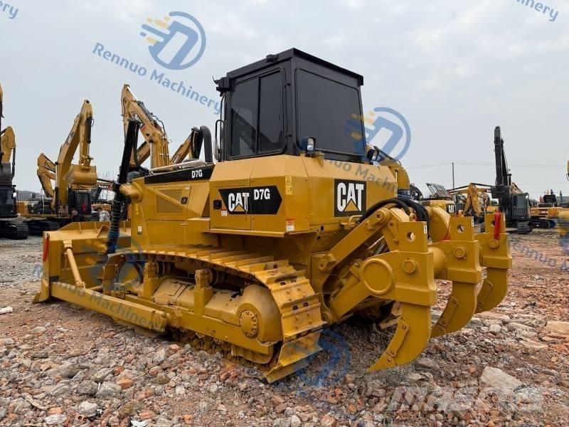 CAT D 7 G Pásové dozéry
