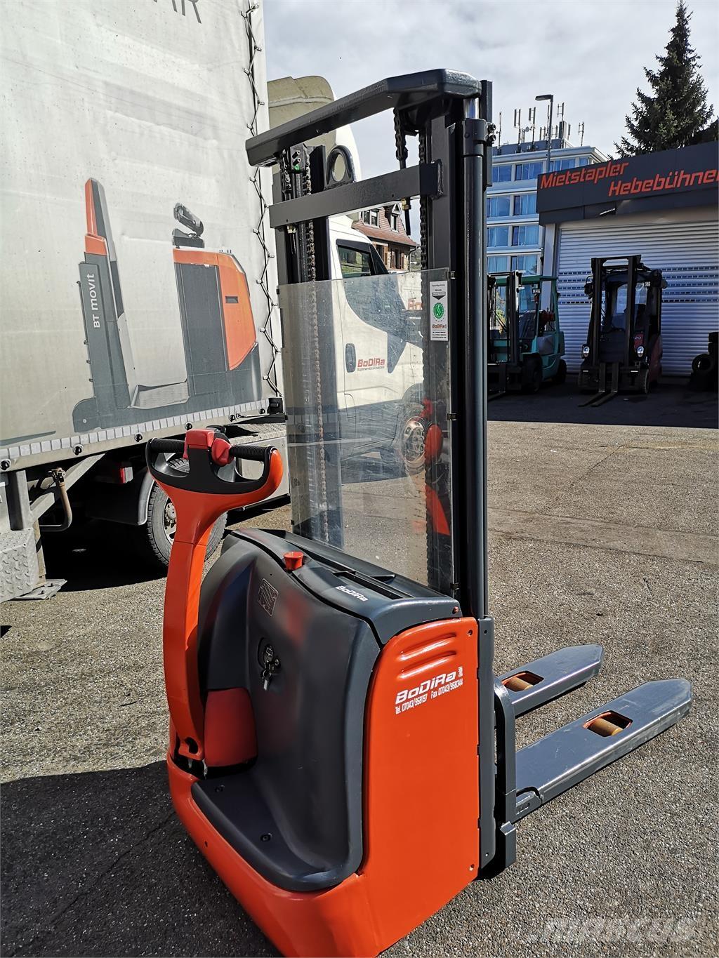 Linde L12 Samohybné vozíky