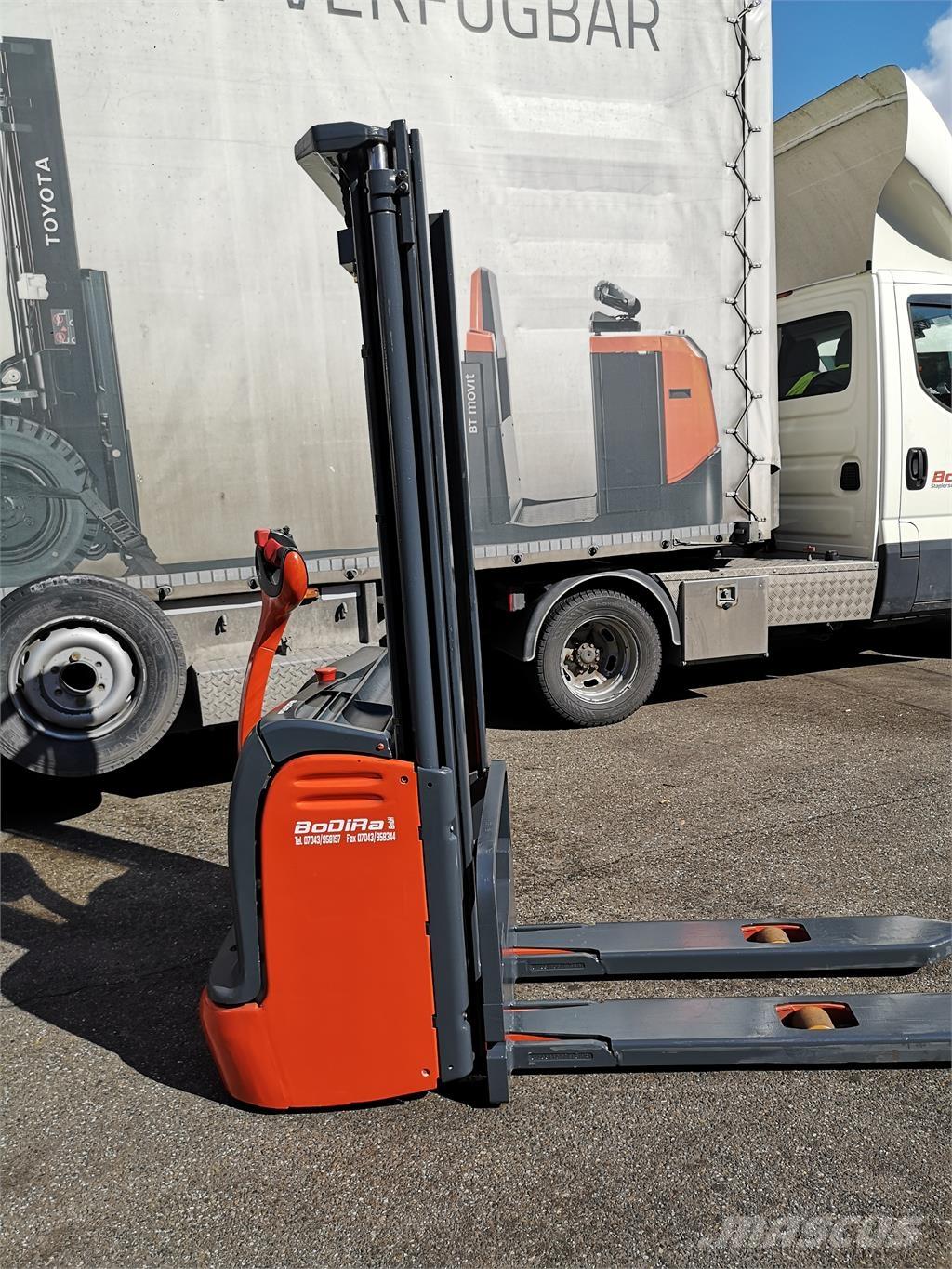 Linde L12 Samohybné vozíky