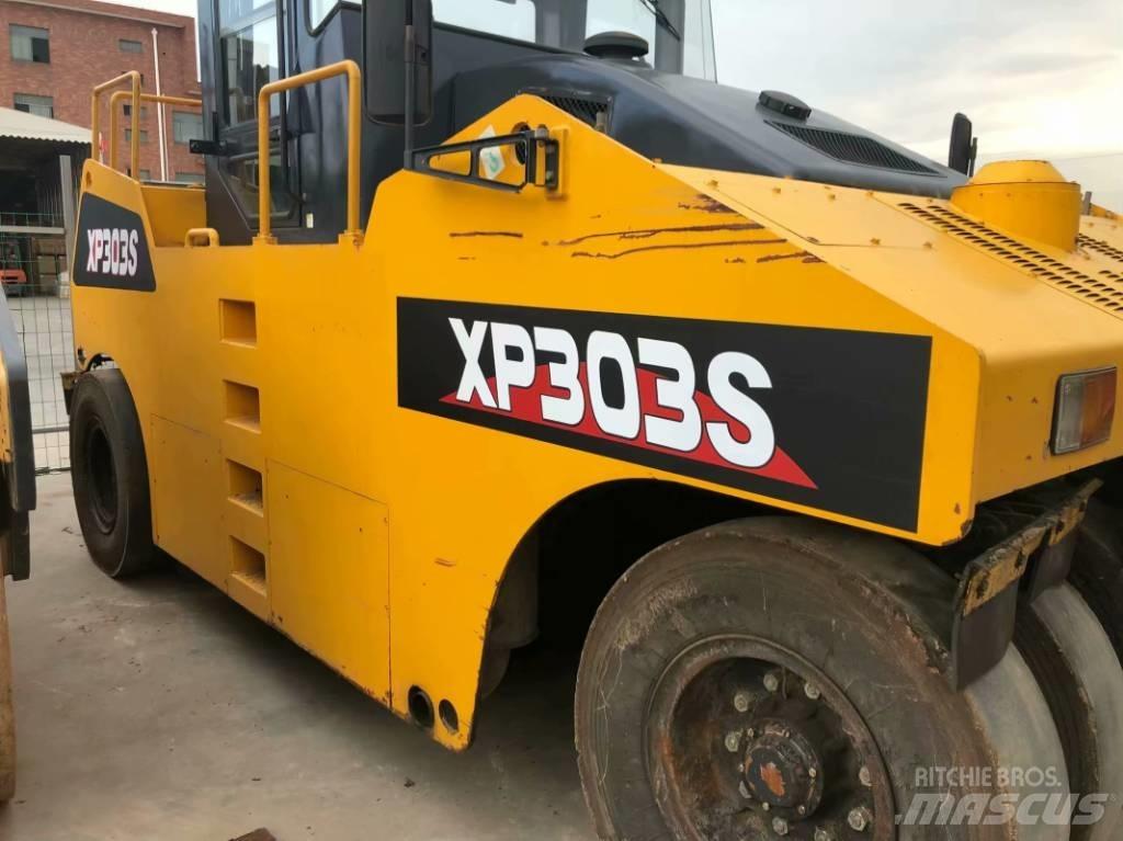 XCMG XP303 Pneumatikové valce