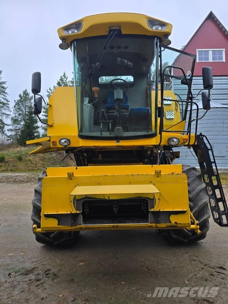 New Holland TC 5050 Kombinované zberacie stroje