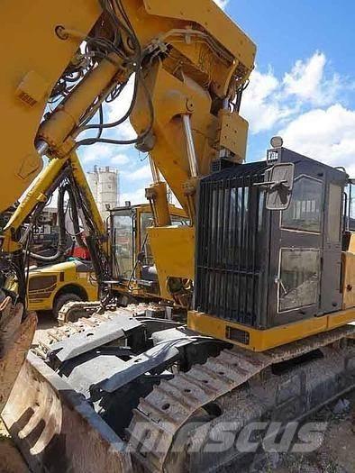 Liebherr 944C Špeciálne bagre