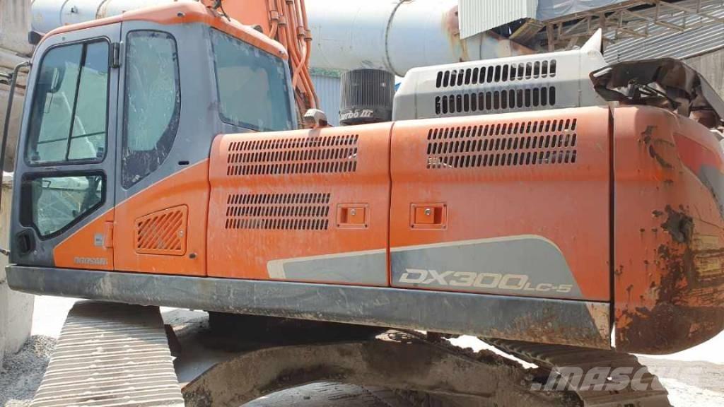 Doosan DX 300 LC-5 Pásové rýpadlá