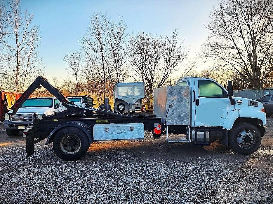GMC 7500 Hákový nosič kontajnerov
