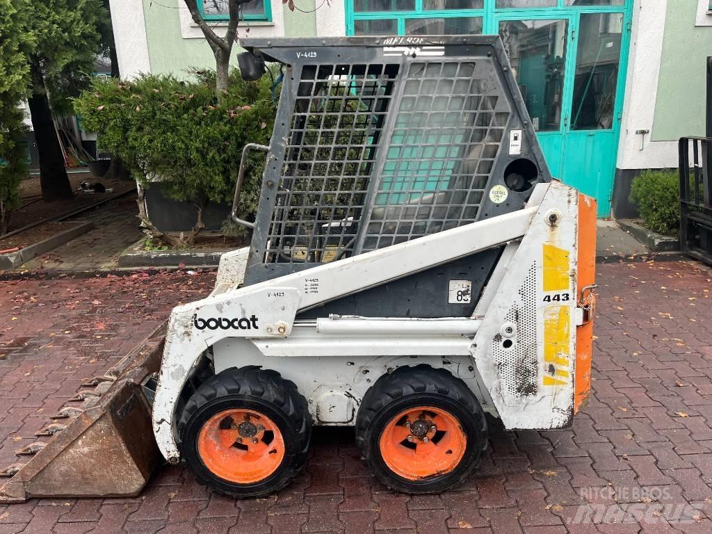 Bobcat 443    V-4129 Teleskopické manipulátory
