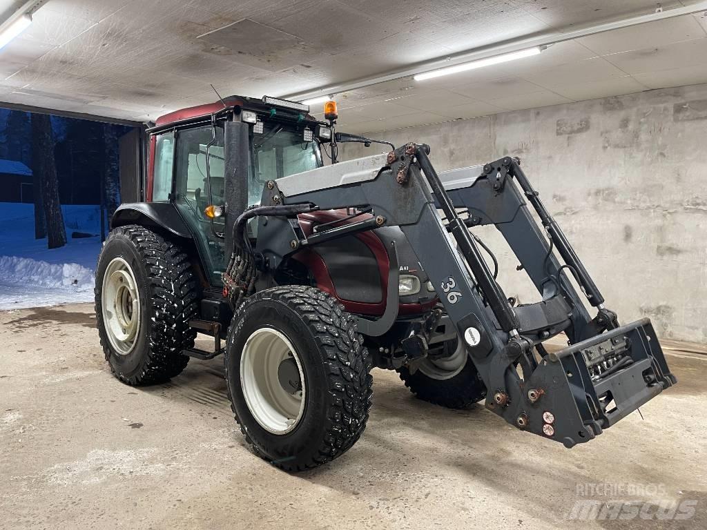 Valtra A 93 Traktory