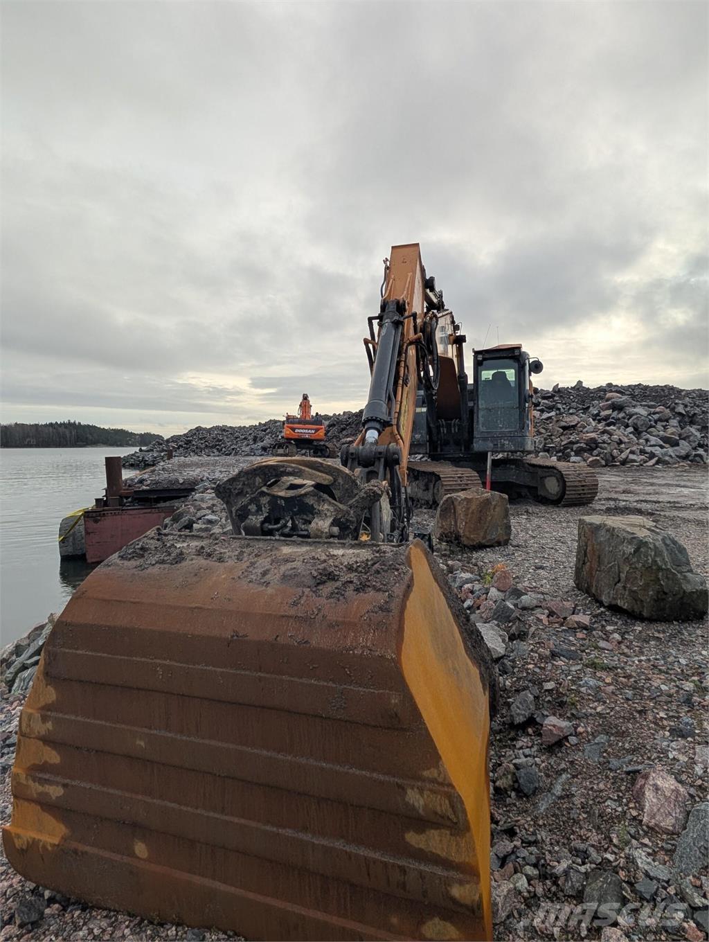 CASE CX 245D SR Pásové rýpadlá