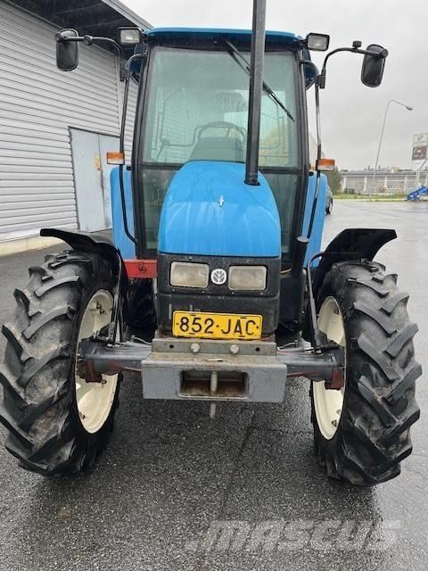 New Holland 5635 Traktory