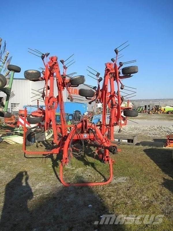 Kuhn GF8702 Obracače a zhrabovače sena