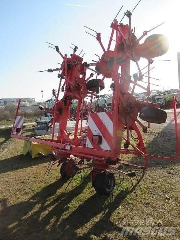 Kuhn GF8702 Obracače a zhrabovače sena