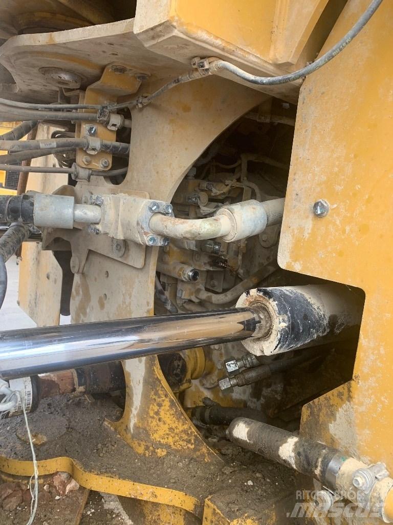 CAT 972 M Kolesové nakladače