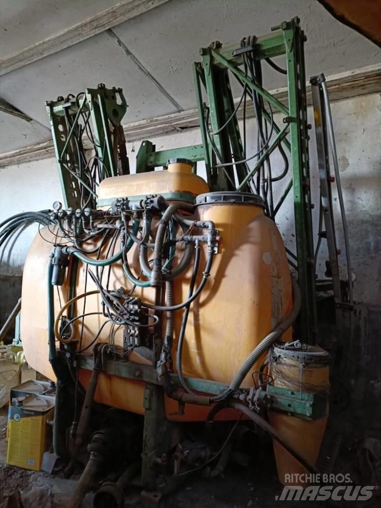 Amazone UF 1200 Nesené postrekovače
