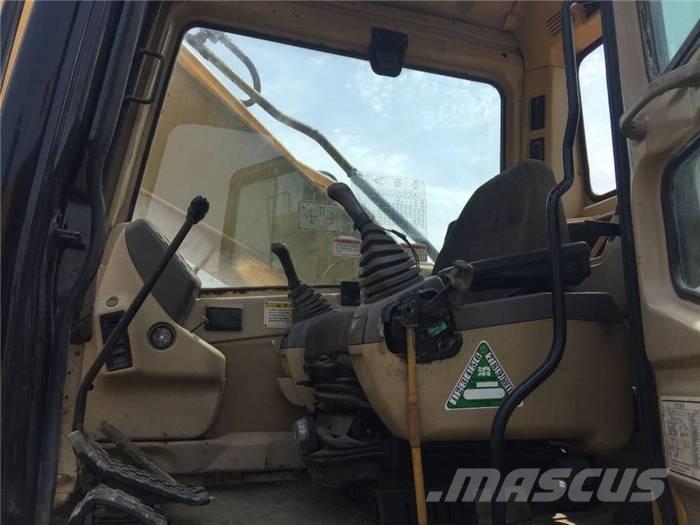 CAT 325 B Pásové rýpadlá