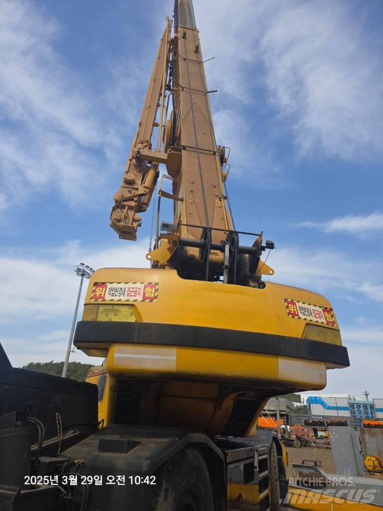 Kobelco RK 450 Žeriavy pre ťažký terén