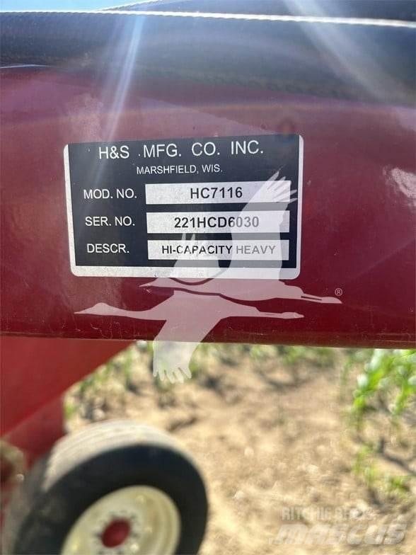 H&S HC7116 Obracače a zhrabovače sena