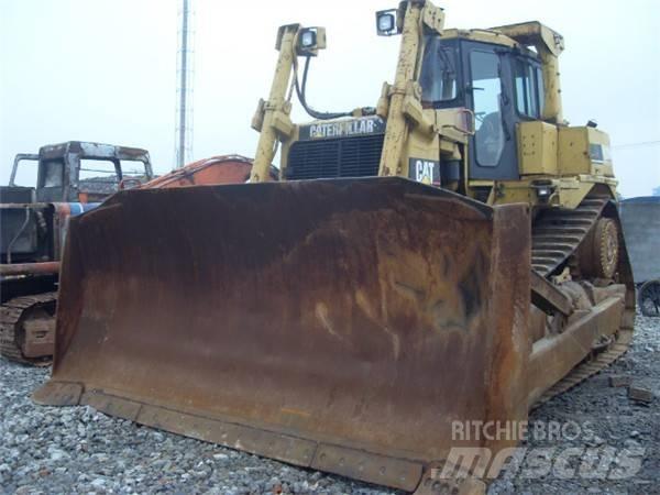 CAT D 9 R Pásové dozéry