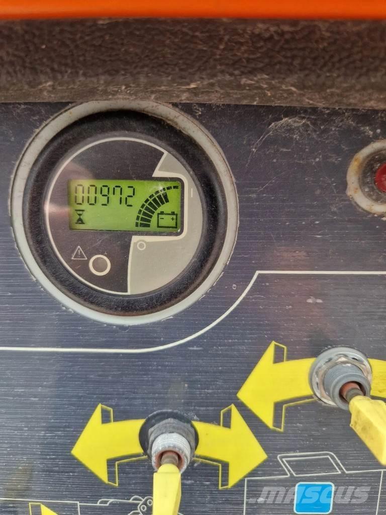 JLG E300AJP Kĺbové plošiny