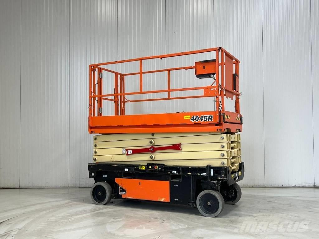 JLG 4045R Nožnicové zdvíhacie plošiny