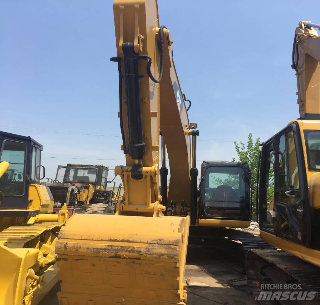 CAT 320 D Pásové rýpadlá
