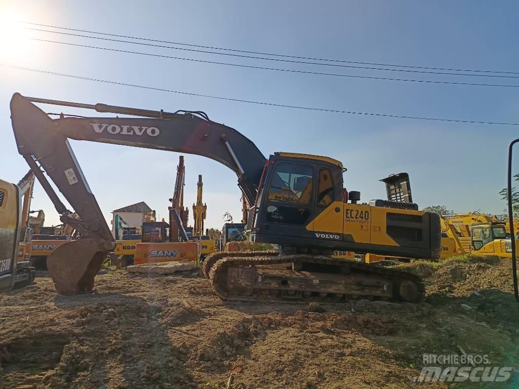 Volvo EC 240 Pásové rýpadlá