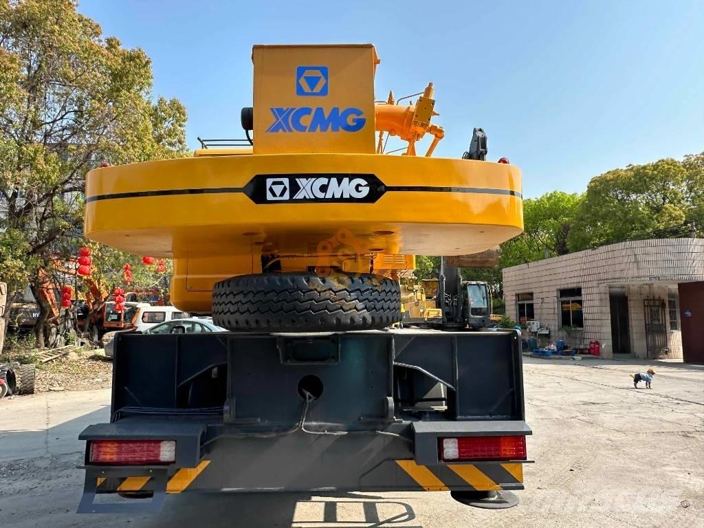 XCMG XCT 25 Univerzálne terénne žeriavy