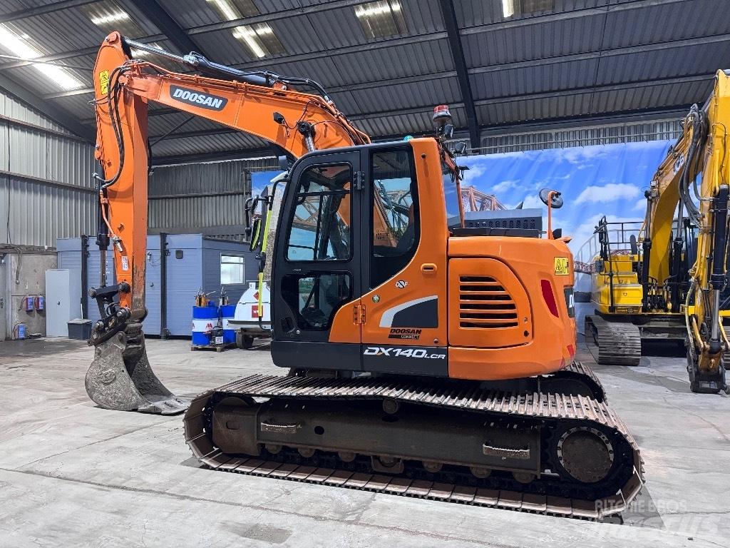 Doosan DX 140 LCR-5 Pásové rýpadlá