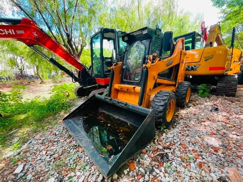 CASE 465 HD Šmykom riadené nakladače