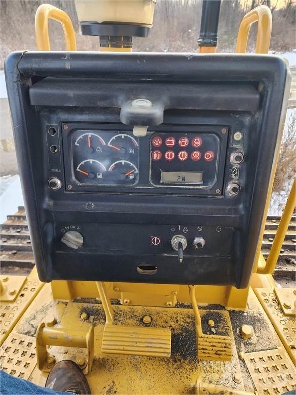 CAT D6M XL Pásové dozéry